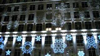 Snowflakes show at 5th av NYC, opposite Rockefeller center