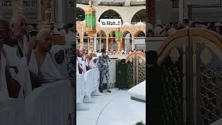 Wanita langka yg bisa sholat di depan Ka'bah