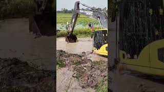 👆 Excavator Matador Shantui Vs. Deep Water In Canal Part 140