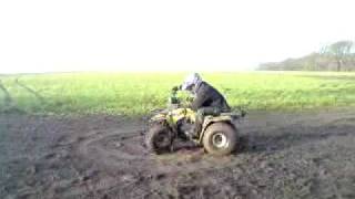 ****FUN ON A QUAD BIKE "DONUTS" RUN OVER 125cc****