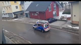 Bergwacht Schwarzwald auf Einsatzfahrt durch Schönwald