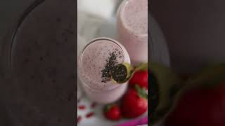 Strawberry Cheesecake Smoothie Recipe #shorts