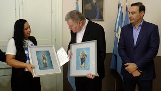 EL GOBERNADOR Y MARISOL FAGÚNDEZ INTENDENTA DE YAPEYÚ RECIBIÓ AL NUNCIO APOSTÓLICO