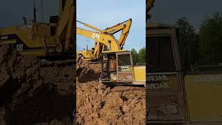 Heavy Equipment Excavator CAT At Work Part 1