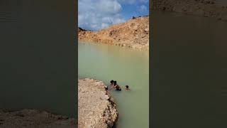 Laguna entre rocas en Jutiapa Guatemala 👉