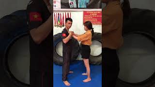 Tự Vệ Nữ Cách Khống Chế Nắm Áo #vothuat #kungfu #tuve #shorts