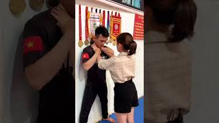 Khống Chế Bóp Cổ Vào Tường #kungfu #vothuat #tuve #shorts