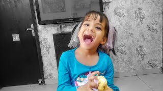 लाला जी ने केला खाया - Lalaji's Banana Munch: A Playful Nursery Rhyme? @PrincessIlisha