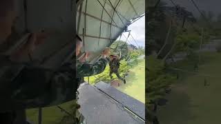 Latihan terjun payung tni