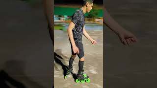 Heel Toe na rampa com patins inline