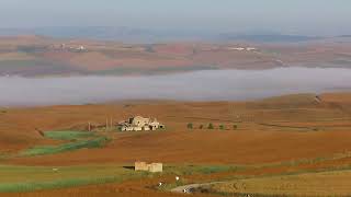 Un lago di nebbia