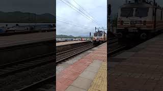 22210 New Delhi to Mumbai Central Duronto Express With BRC/WAP-7. #youtubeshorts #wap7