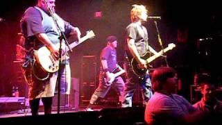 Bowling For Soup "Girl All The Bad Guys Want" @ WNCI Jingle Ball 2009