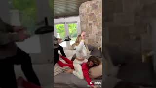 Lele Pons | Best friend alarm clock 😲🤕 Hannah Stocking #shorts