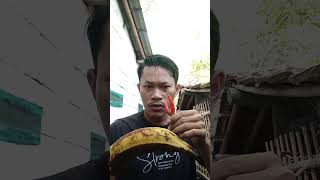 Makan pisang besar pake cabe rawit #shorts