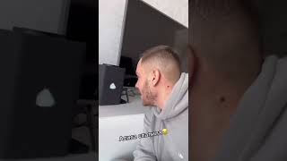 Она жёсткая у меня😂 Ваша так умеет? P.s. новые видео каждый день. Подписывайся. #алиса #юмор