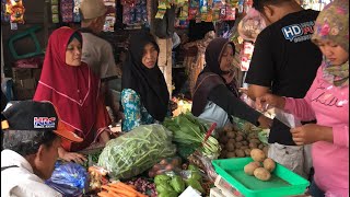 Belanja dipasar Tradisional Lakbok