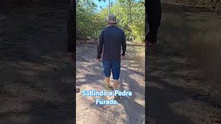 Subindo a Pedra Furada em Venturosa