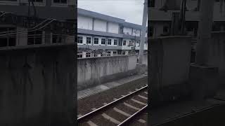 Manggarai, Aku Datang! Penampakan Rel Sebelah dari KRL Arah Jakarta