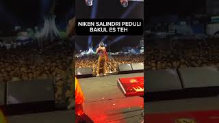 "ES TEH VIRAL"..NIKEN SALINDRI PEDULI DENGAN PELAKU UMKM BAKUL ES TEH #short #fyp