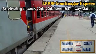 15009 GKP-MLN Gomtinagar Express accelerating towards Gola Gokarannath Railway Station