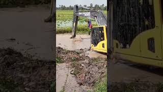 👆 Excavator Matador Shantui Vs. Deep Water In Canal Part 143