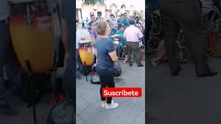 Así bailan al ritmo de la charanga en el parque libertad 🇸🇻.