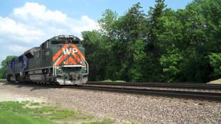 Union Pacific 2001 and 1983 Run Light to Global II