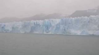 Explosão do Perito Moreno - El Calafate - Argentina - Ice Fall in Glacier Perito Moreno