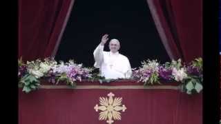 Pope, thousands brave rain for Easter in St. Peter's Square