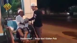 Pak dahlan si tukang Becak,  gemar membaca Al-Quran