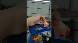 Install Aluminum Ball To Automitic Feed System For Riveting Machine