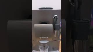 Кофемашина BISCH VeroCafe Latte, демонстрация работоспособности