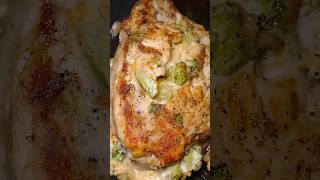 BROCCOLI & CHEESE STUFFED CHICKEN BREAST RECIPE #shorts #chickenbreastrecipes