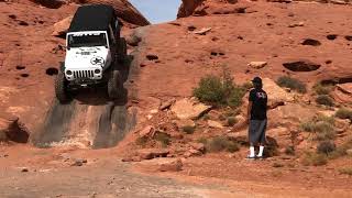 Bella Jeep Girl - Rock Crawling, going Down?