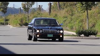 2001 Jaguar XJ8 Vanden Plas [Driving]