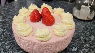 Homemade strawberry cheesecake recipe