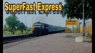 Hazrat Nizamuddin - Kolhapur SuperFast Express Skips Jayasingpur in style | WDP4 honk | TIRJ