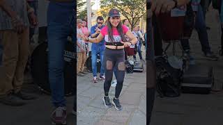 Robotina y sus pasos de la salpora bailarina.