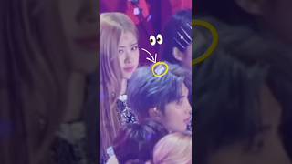 Rosé looked at the paper on RM's head. #funny #kpop#blackpink #rosé #bts #fypシ#roséblackpink