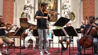 Vivaldi Concerto for Violin 'in tromba marina'  Giovanni Agazzi - Interpreti Veneziani  (rehearsal)