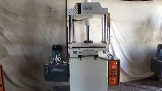 4 PILLER TYPE HYDRAULIC PRESS / FOUR PILLER TYPE HYDRAULIC PRESS