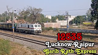 Full Speed Se Nikalti Hui 12535-Lucknow Raipur Garib Rath Express | Garib Rath Express |