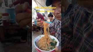 Mie Ayam Depan Stasiun Senen