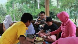 MAKAN DURIAN LANGSUNG DARI KEBUN