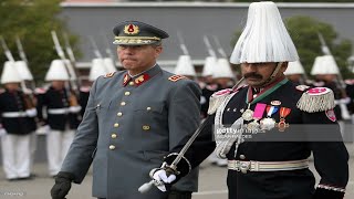 Bolivia: Comandante en Jefe del Ejército de Chile Oscar Izurieta visita el Colegio Militar (2006).