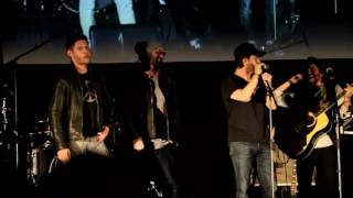 Supernatural Convention Nashville - Jensen, Jason, Richard, & Rob sing "Wagon Wheel"