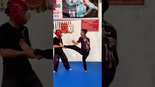 Cách Khống Chế Khi Bị Chụp Chân #vothuat #kungfu #tuve #shorts