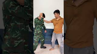 Self-defense 1 slapped while holding shirt [THAO SELF DEFENSE] #vothuat #kungfu #martialarts #shorts