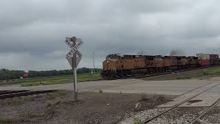 Multi-cam video of a three engine freight passing thru Gibbon Nebraska